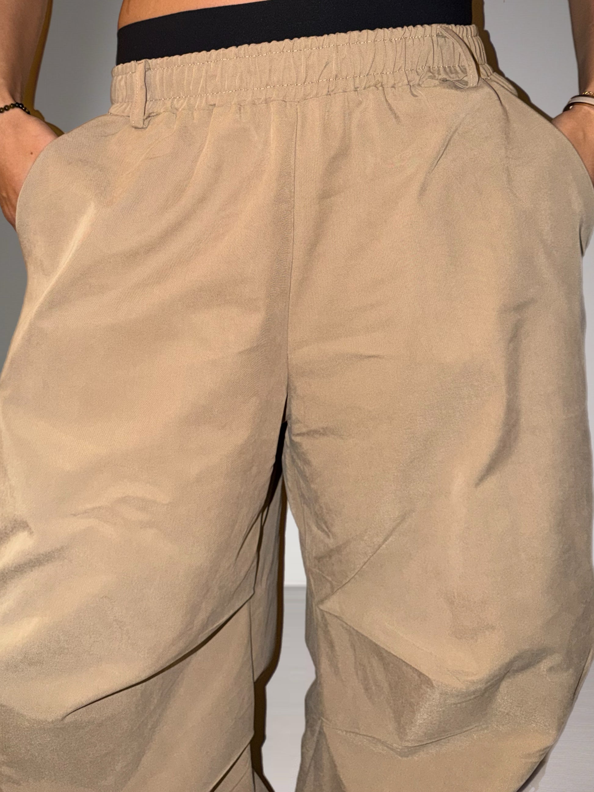 PANTA BAGGY SABBIA CON CINTURA